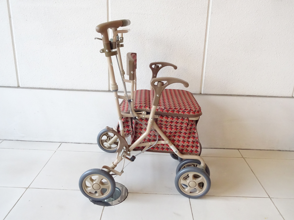 介護用品　販売