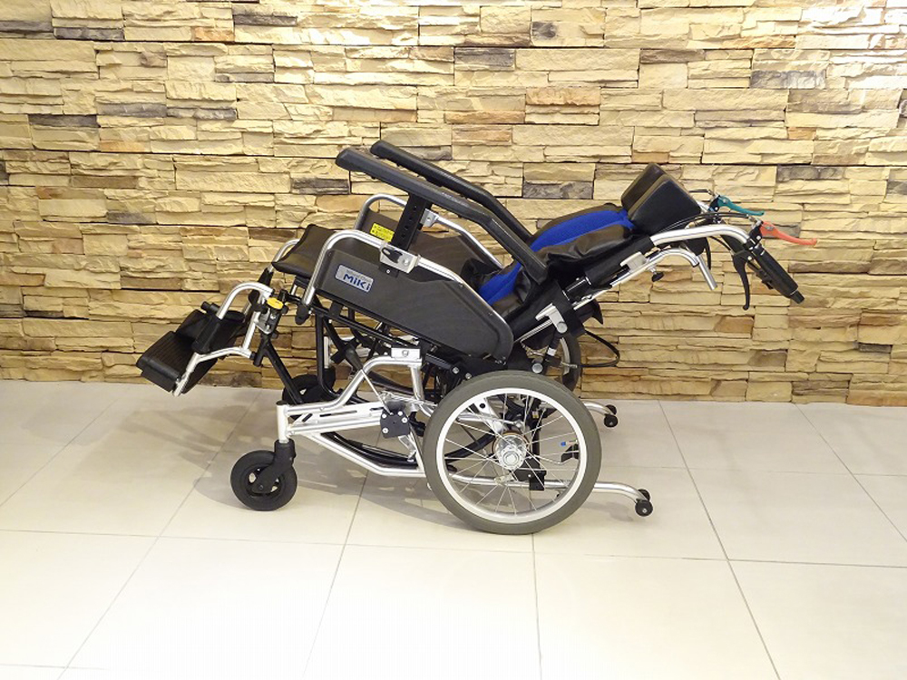 介護用品　車椅子