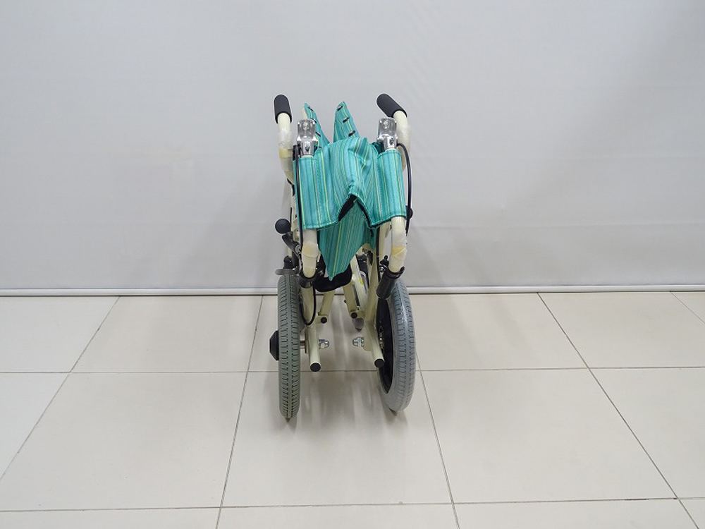 介護用品　車椅子