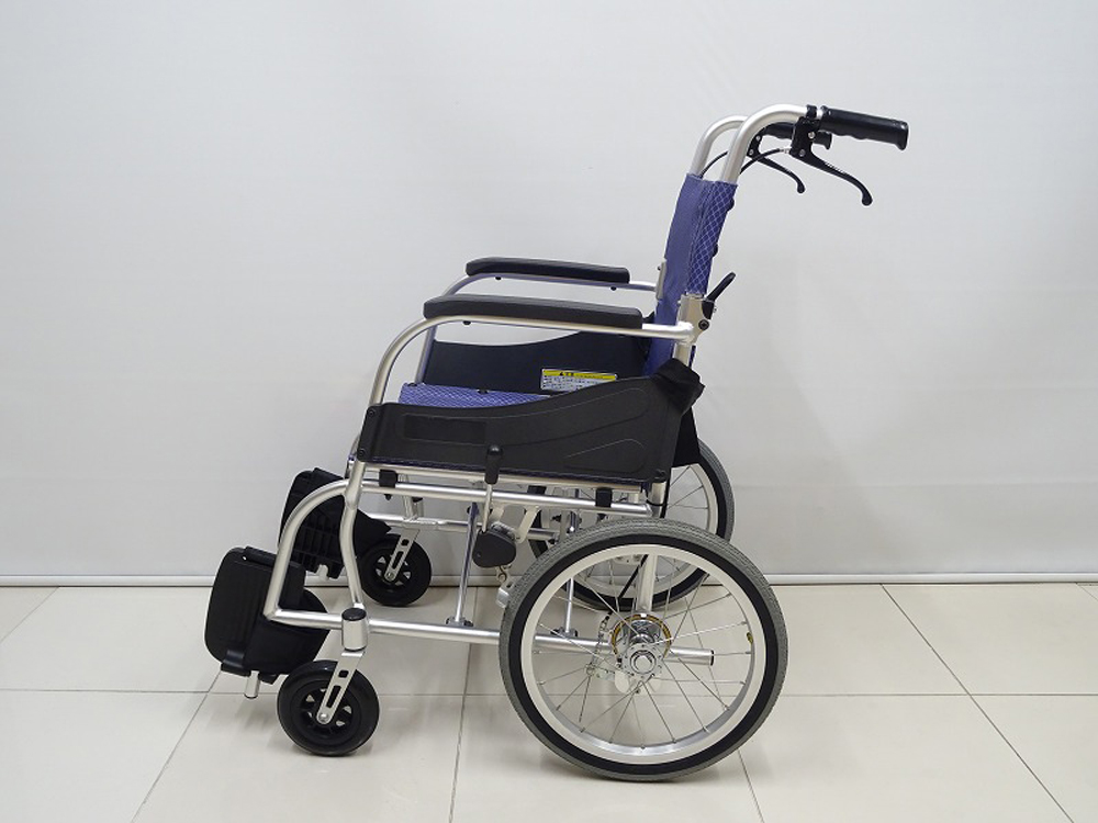 介護用品　車椅子