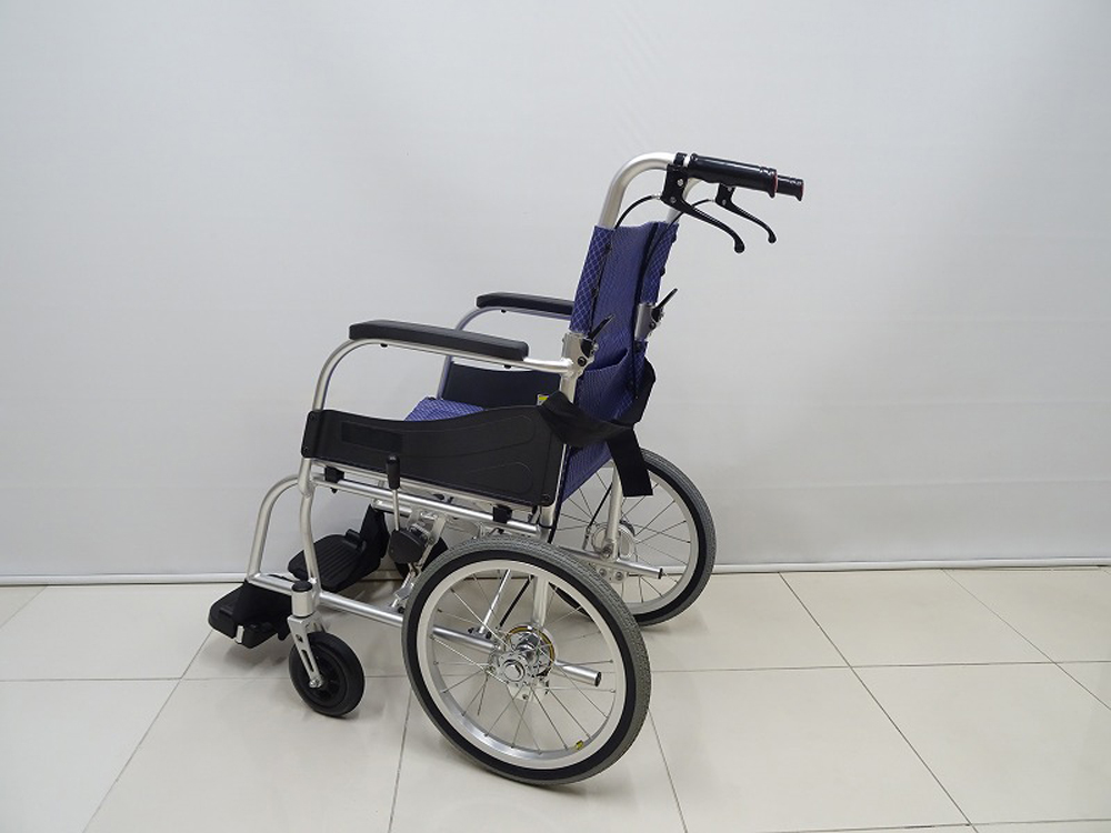 介護用品　車椅子