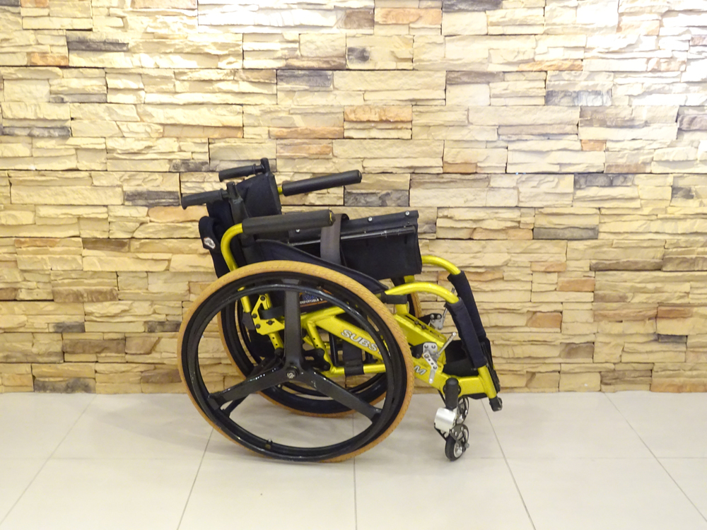 介護用品　車椅子