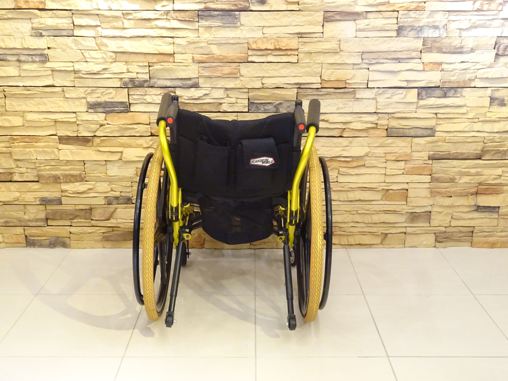 介護用品　車椅子