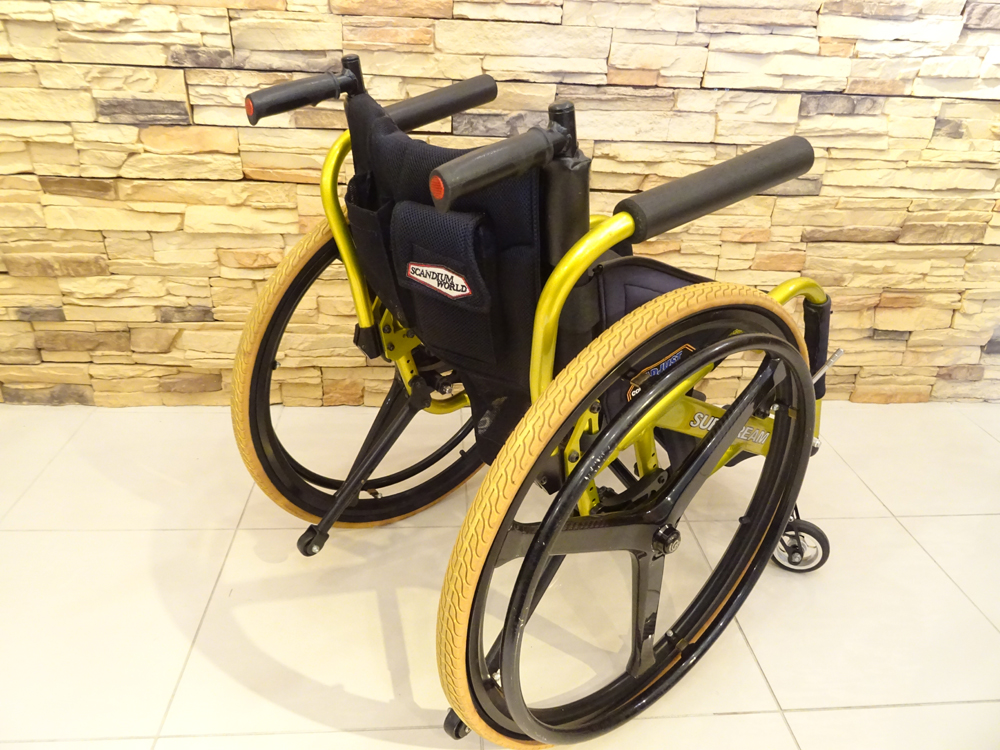 介護用品　車椅子