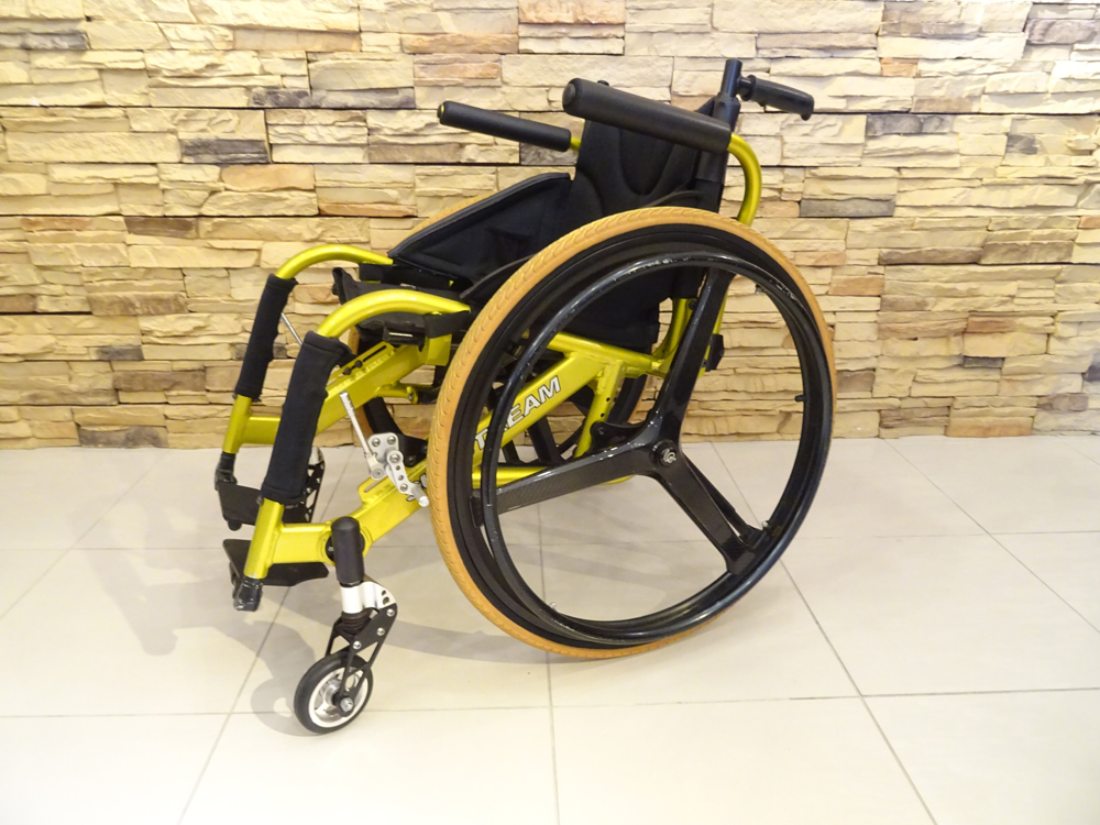 介護用品　車椅子