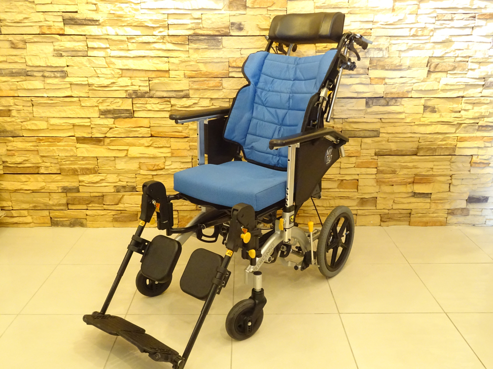 介護用品　車椅子