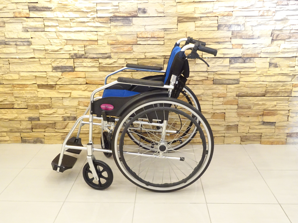 介護用品　車椅子
