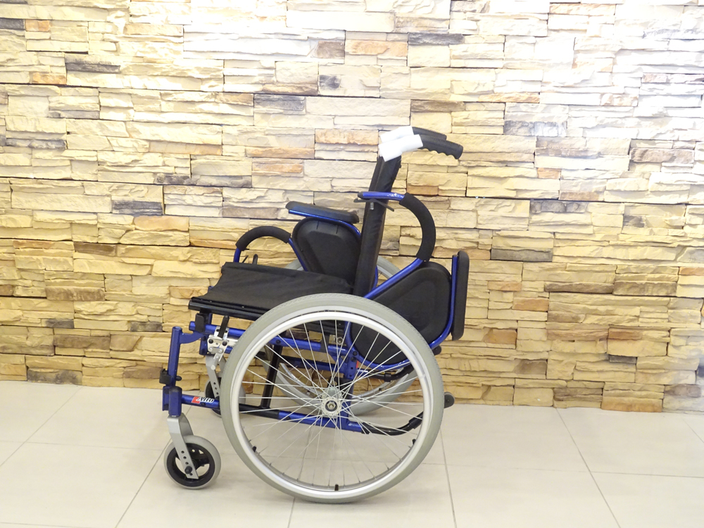 介護用品　車椅子