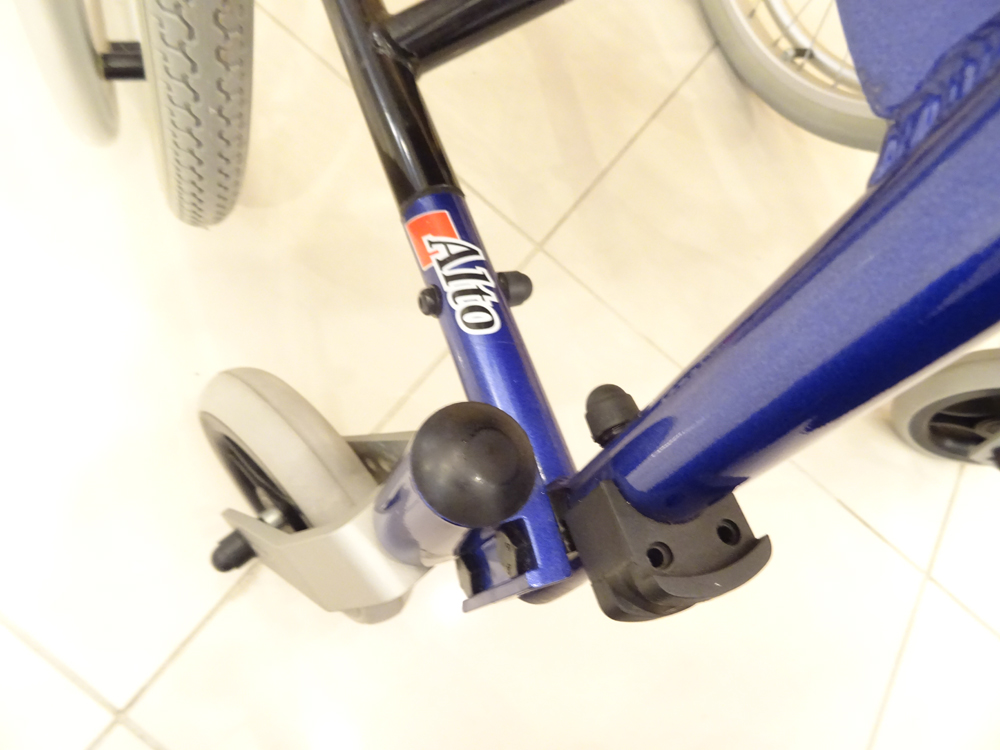 介護用品　車椅子